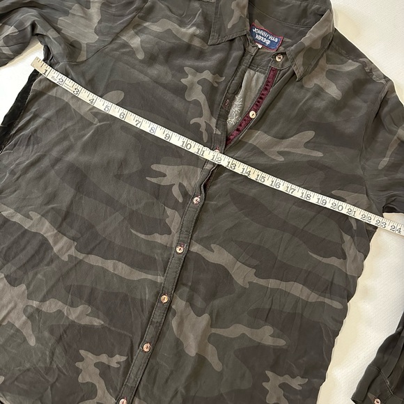 Johnny Was Valentina Velvet Embroidered Back Button Down Camo/Green Size L EUC - Picture 11 of 15